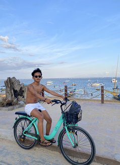Raka - Acompañantes masculino in Bali Photo 8 of 8