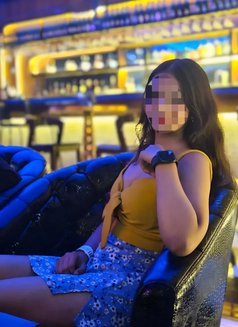 Kavita (Cam Show & Sex Chat) Meet Up - masseuse in Pune Photo 2 of 3