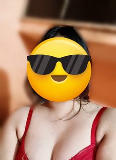 Rakhi GFE Cam and real meet - puta in New Delhi Photo 3 of 7