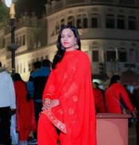 Divya _8inch dick - Transsexual escort in Lucknow