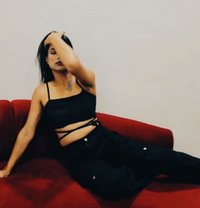 Rakhi - Transsexual adult performer in New Delhi