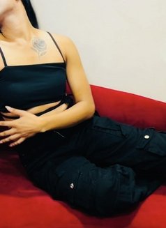Rakhi - Transsexual adult performer in New Delhi Photo 4 of 4