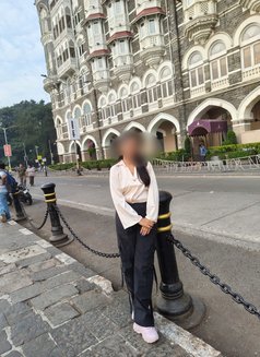 Rakhi Kumari - puta in Mumbai Photo 2 of 4