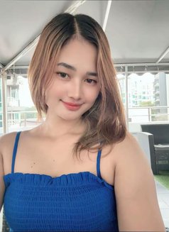 Ralysa - escort in Singapore Photo 1 of 4