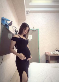 Ralysa - escort in Singapore Photo 3 of 4