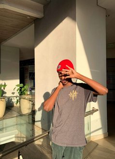 Ramah - Acompañantes masculino in Nairobi Photo 2 of 6