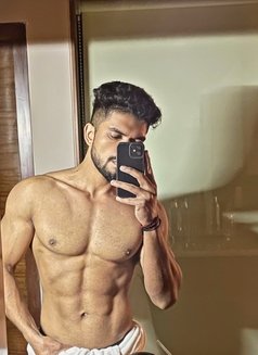 Raman - Male escort in New Delhi Photo 6 of 6