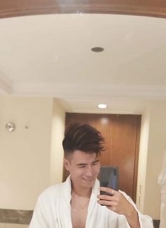 Young And Wild World Traveller - Male escort in Makati City Photo 9 of 15