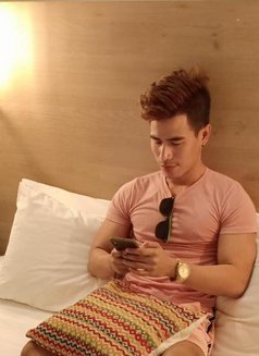 Young And Wild World Traveller - Male escort in Makati City Photo 4 of 15