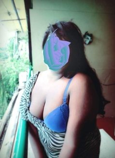 Laz Shen - Transsexual escort in Colombo Photo 1 of 4
