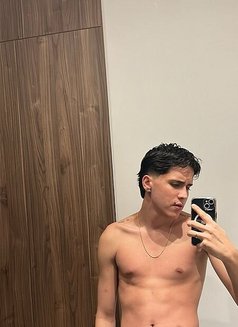 Rami - Male escort in Riyadh Photo 1 of 4