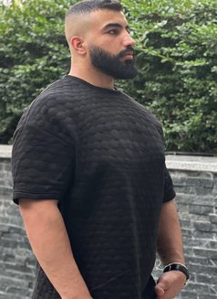 Rami - Male escort in Dubai Photo 4 of 5