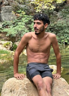 Rami - Male escort in Beirut Photo 2 of 5