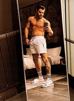 Rami - Male escort in Beirut Photo 3 of 6