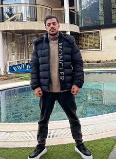 Rami - Male escort in Beirut Photo 4 of 6