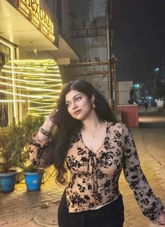 Ramiya - escort in Kochi Photo 3 of 8