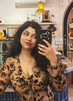 Ramiya - escort in Kochi Photo 4 of 8