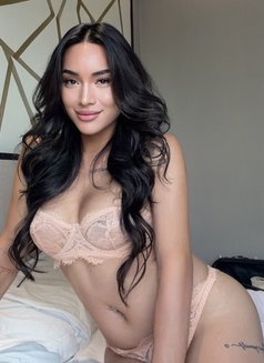 RAMONA - Transsexual escort agency in Singapore Photo 4 of 30