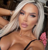 Ramonka. Playmate - puta in Prague (Praha)