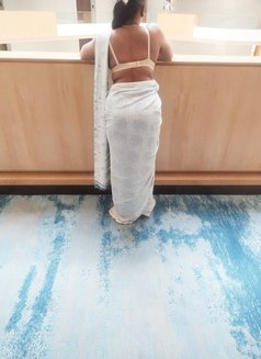 Ramya Chennai Tamil cam Girl & real meet - adult performer in Chennai Photo 6 of 6