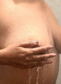 Ramya - puta in Bangalore Photo 2 of 5