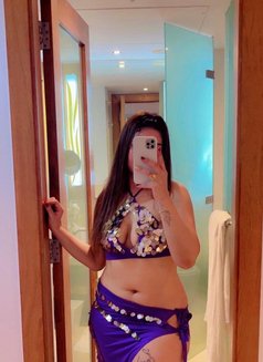 Rana - puta in Dubai Photo 3 of 10
