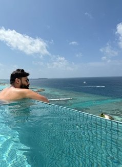 Randheer - Male escort in Indore Photo 2 of 4