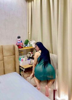 Ranee Professional massage - escort in Al Manama Photo 8 of 11