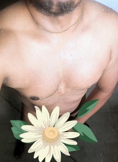 R B - For maximum pleasure - Male escort in Colombo Photo 9 of 11
