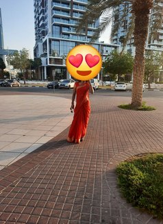 Rani - puta in Dubai Photo 2 of 2