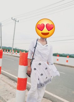 Rani - escort in Dubai Photo 1 of 5