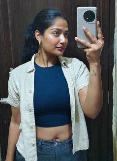 Rani - escort in Muscat Photo 2 of 3