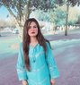 Rani G - puta in Muscat Photo 1 of 4