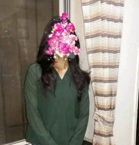 NEHA SHARMA VIP - puta in Pune