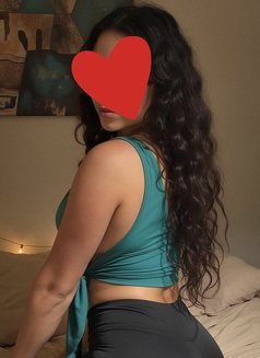 Doha escort - puta in Doha Photo 3 of 8