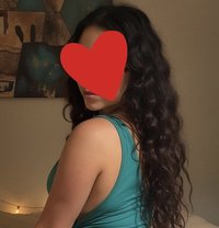Doha escort - puta in Doha