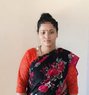 Saloni - puta in Hyderabad Photo 1 of 1