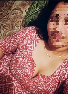 Saloni - escort in Hyderabad Photo 2 of 6