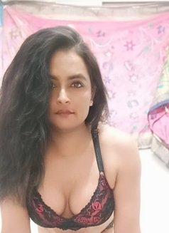 Rani - Acompañantes transexual in Pune Photo 1 of 3