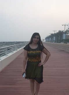 Rani Indian Girl - puta in Dubai Photo 4 of 7