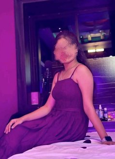 Rani Kumari Independent Cam Show & Real - puta in Pune Photo 2 of 5