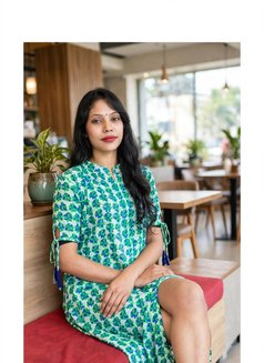 Rani Roy - escort in Mumbai Photo 7 of 10