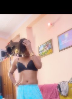 Rani Sen - Transsexual escort in New Delhi Photo 14 of 30
