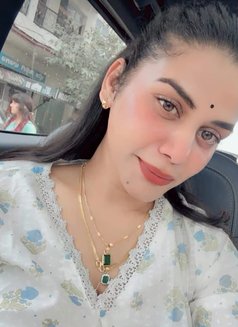 Rani Singh - puta in New Delhi Photo 3 of 8