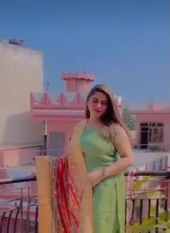 Rani Singh - puta in New Delhi Photo 5 of 8