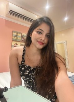 Rani Singh - escort in Mumbai Photo 1 of 3