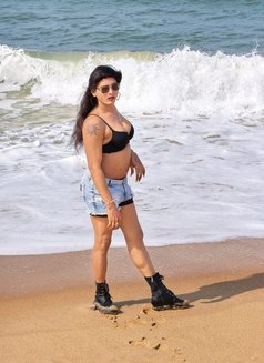 Rani Singh - Transsexual escort in Hyderabad Photo 11 of 15