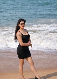 Rani Singh - Transsexual escort in Hyderabad Photo 14 of 15