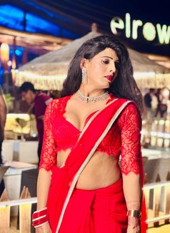 Rani Singh - Transsexual escort in Hyderabad Photo 15 of 15