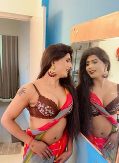 Rani Singh - Transsexual escort in Pune Photo 2 of 3